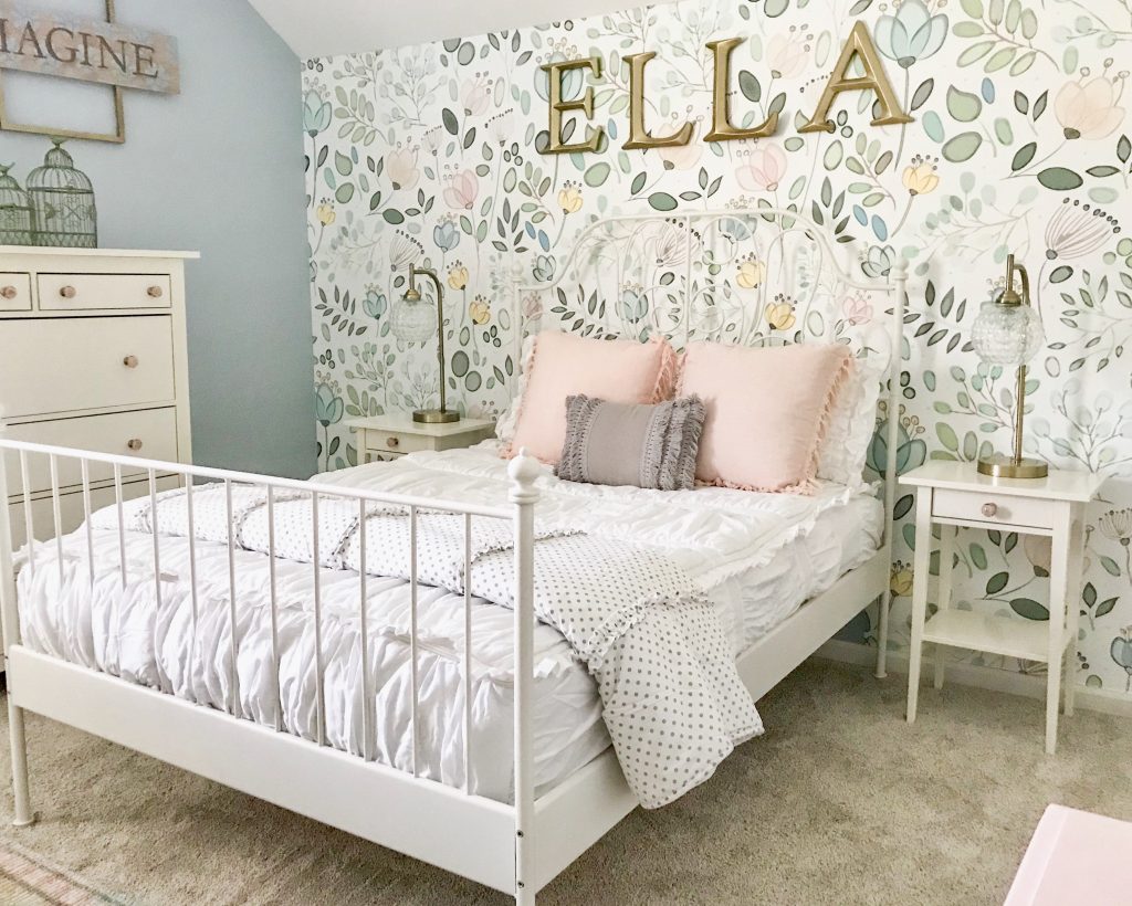 little girl bedroom bed